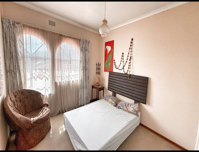 5 BEDROOM HOUSE FOR SALE IN THE HILL